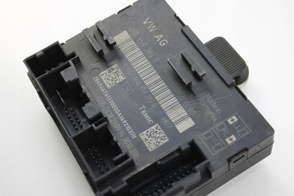 фото №2, Audi a8 d4 блок керування модуль двері перед доводчик