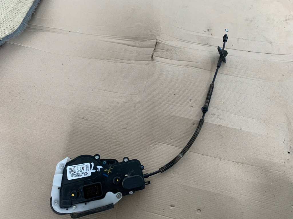 фото №1, Ford mustang mach-e 2021r замок двері задня задніх лівий оригінал