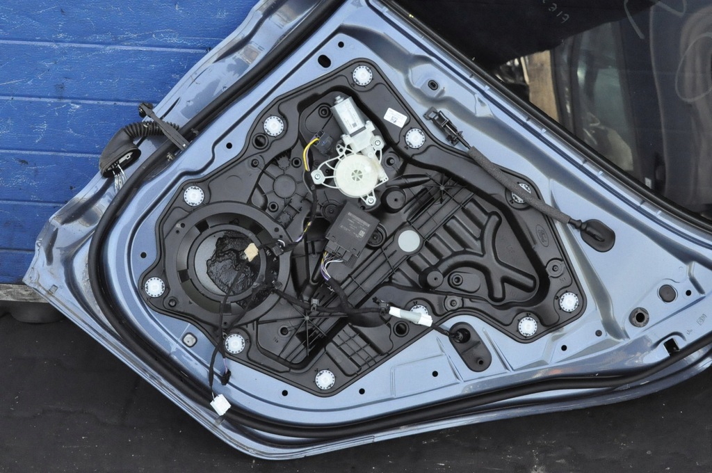 фото №8, Ford fiesta mk8 двері правий задня праве задні