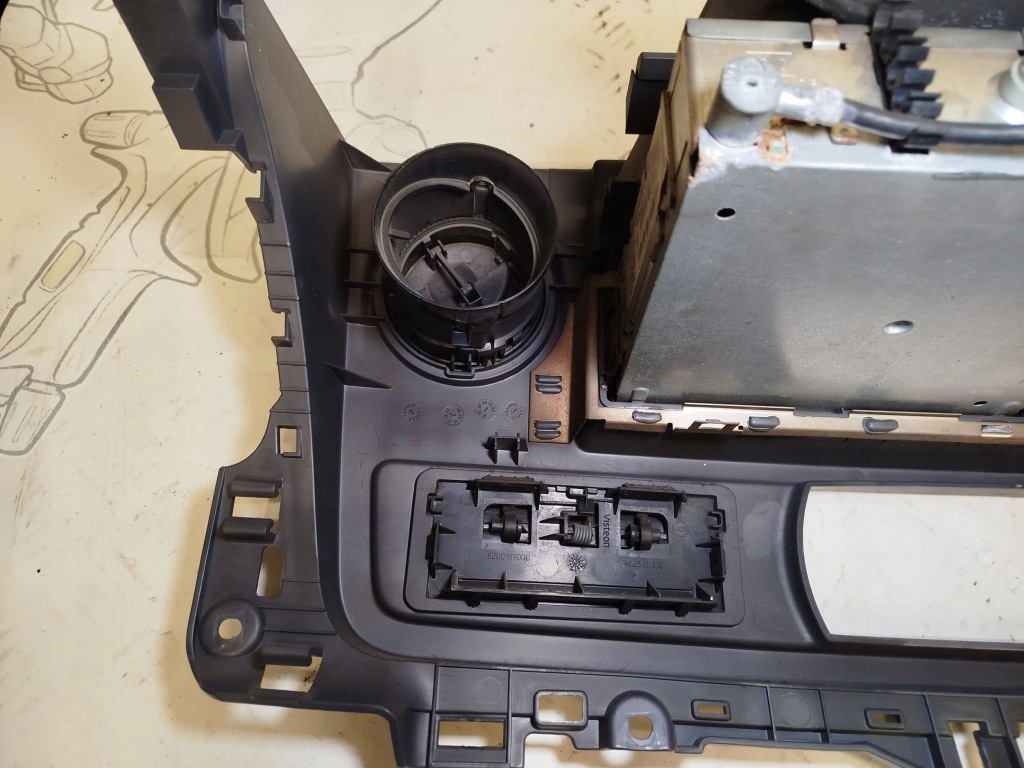 Радио заводской монитор дисплей панель  renault trafic 2 8200350501 Киев