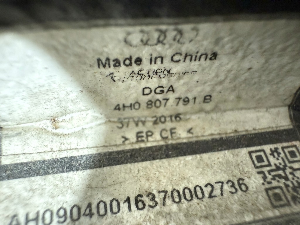 фото №9, Audi s8 d4 lift задня молдинг дифузор карбон спойлер oryg !