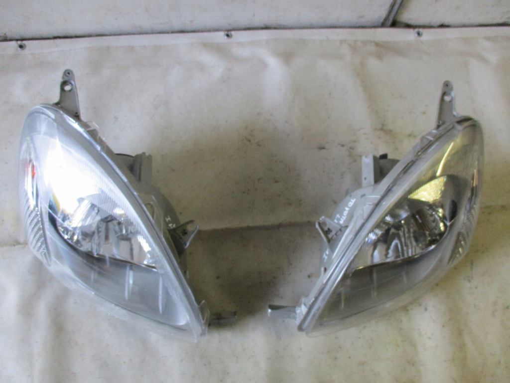фото №12, Лампа лівий перед toyota yaris 1 i
