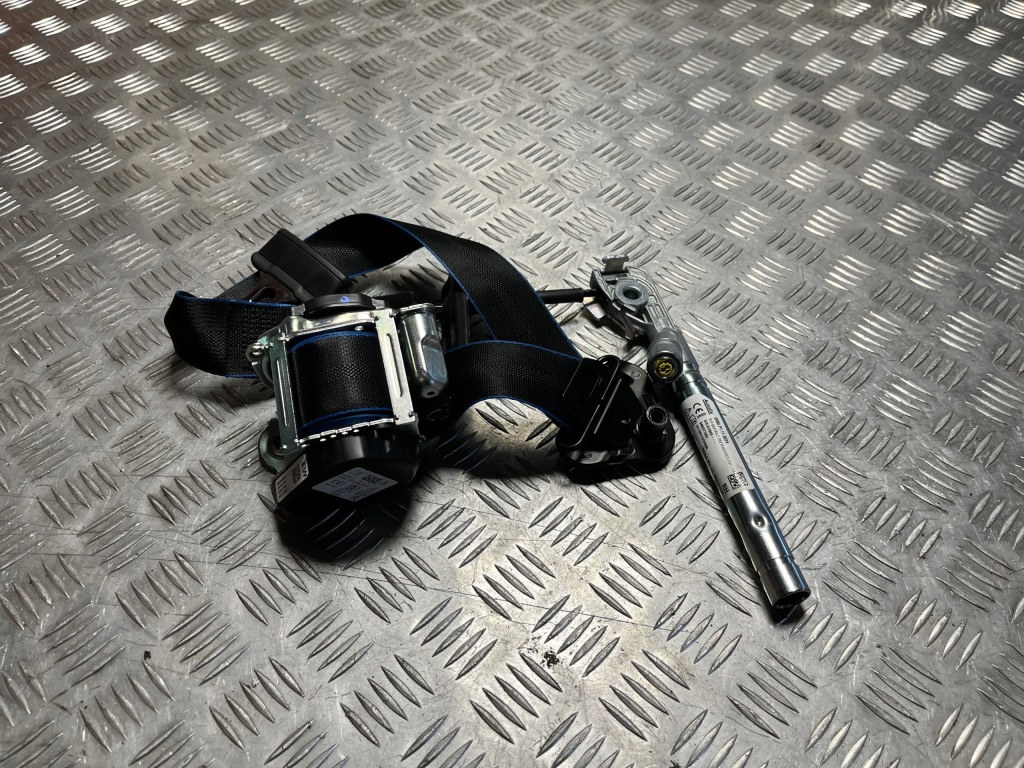 Купить Ремень безопасности правый перед alpine renault arkana 20-