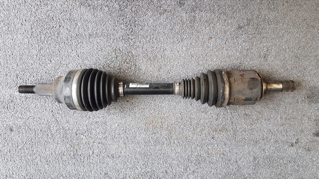 Купити Jeep grand cherokee wk2 trackhawk 6,2 привідний вал права