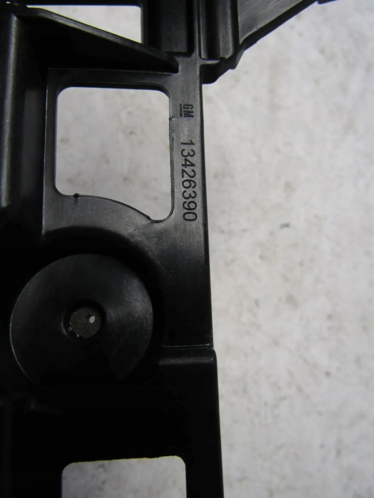 Купить Opel astra k v kombi направляющая бампера правый задняя