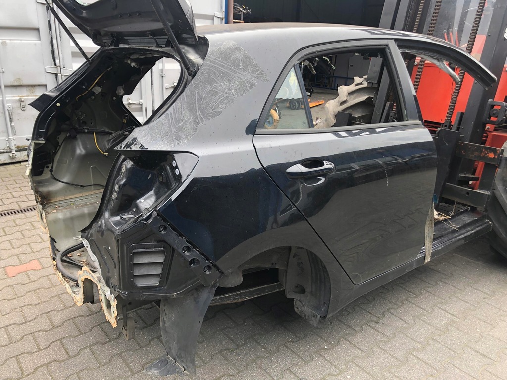 фото №1, Kia rio iv v 2017 четверть правая крыло задняя