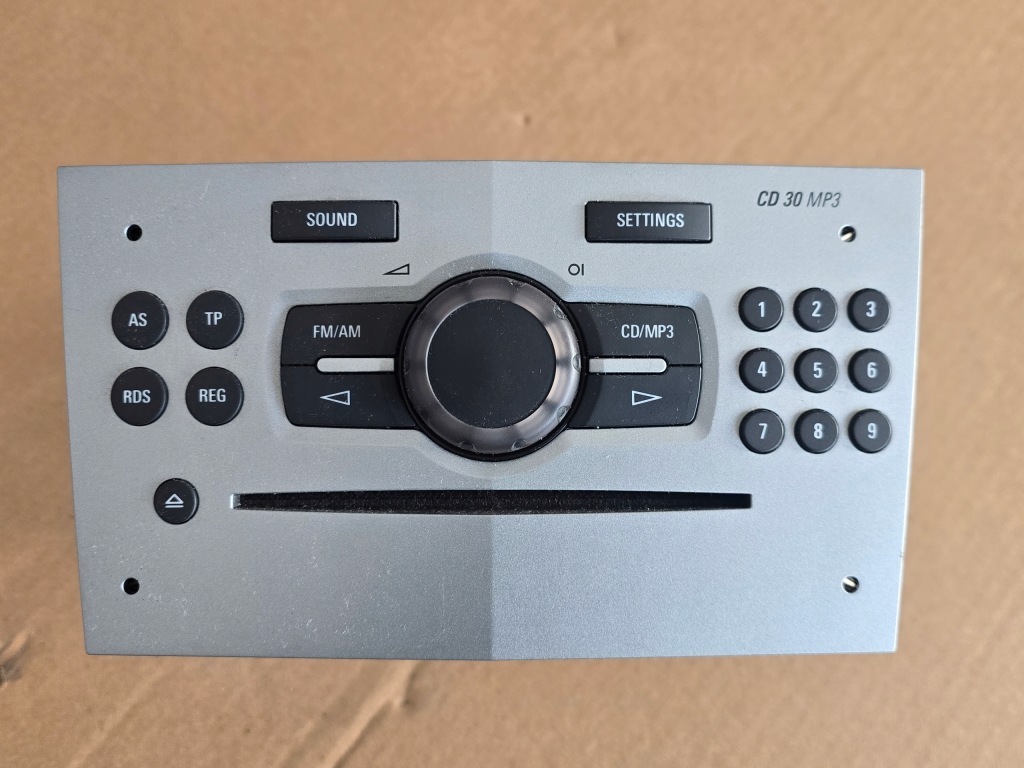 Купить Opel corsa d рестайлинг  оригинальные радио cd mp3 silverbox 13357127 в хорошем состоянии
