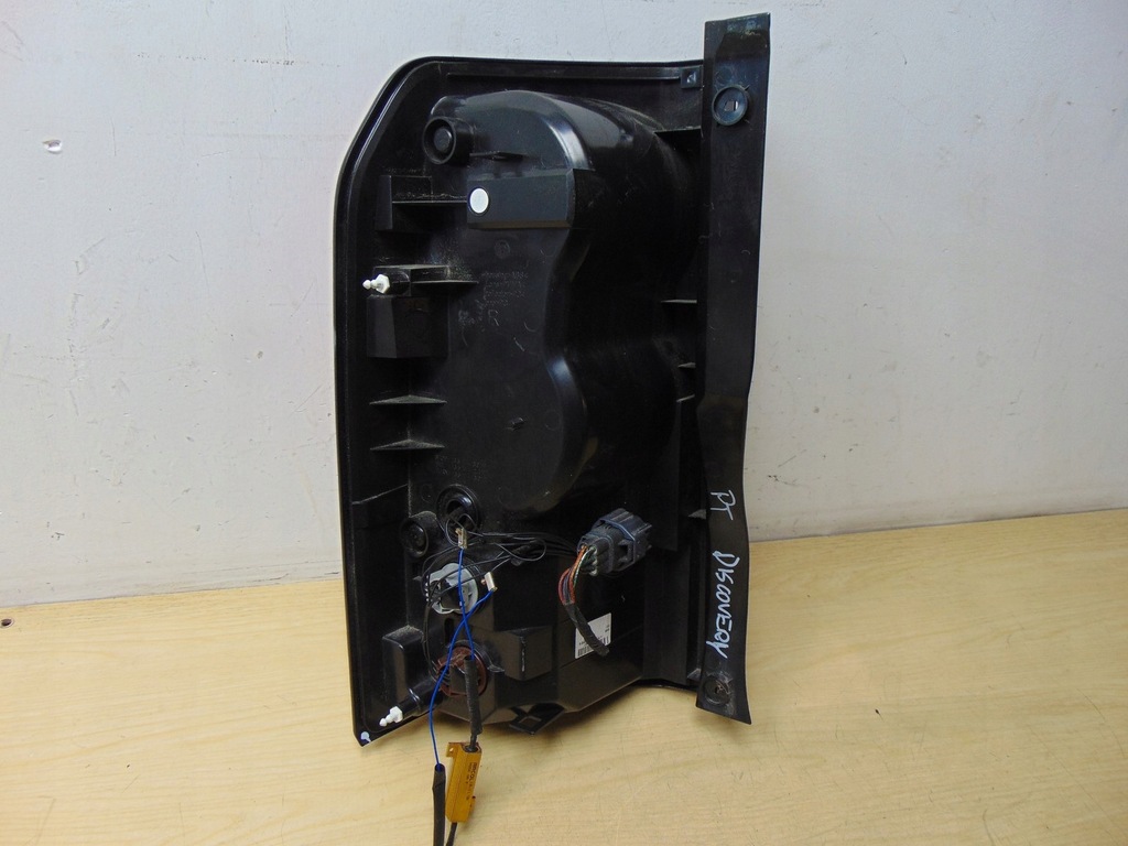 фото №9, Лампа права задня land rover discovery iii iv europa