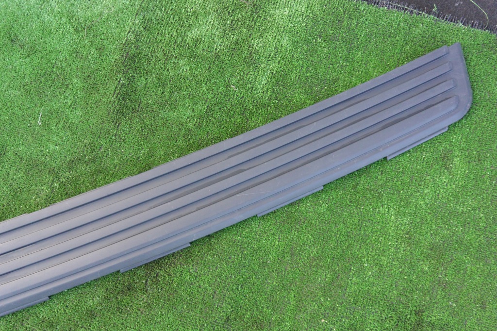 фото №4, Land rover discovery молдинг бампера задня 8h2217775