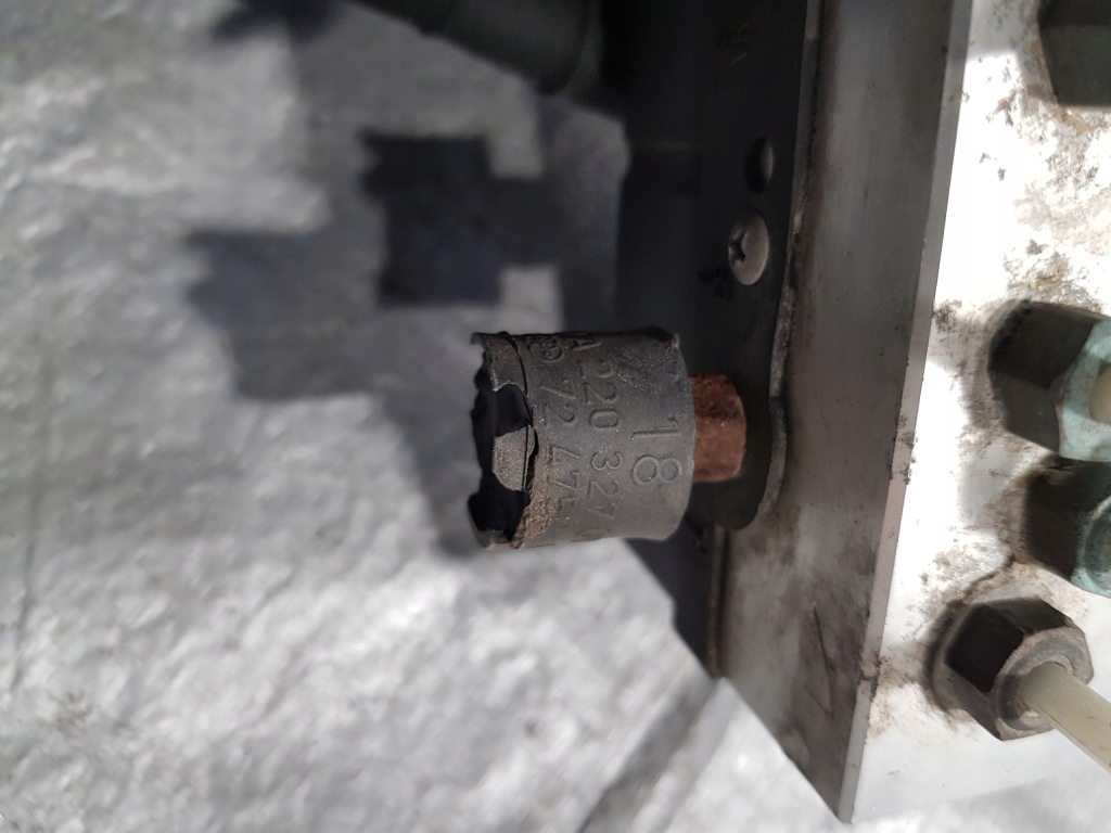 фото №9, Mercedes w220 rozdzielacz/blok клапанный подвеска 83609015n