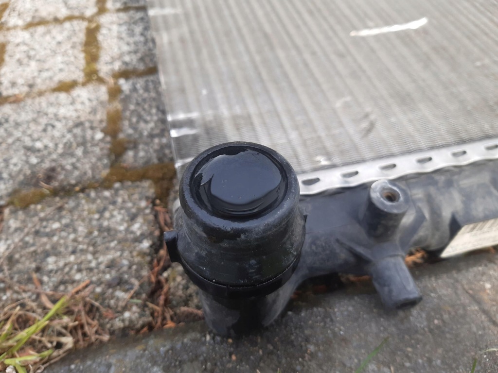 Skoda fabia 1 радиатор воды 0120524 6q0121523l в Украине