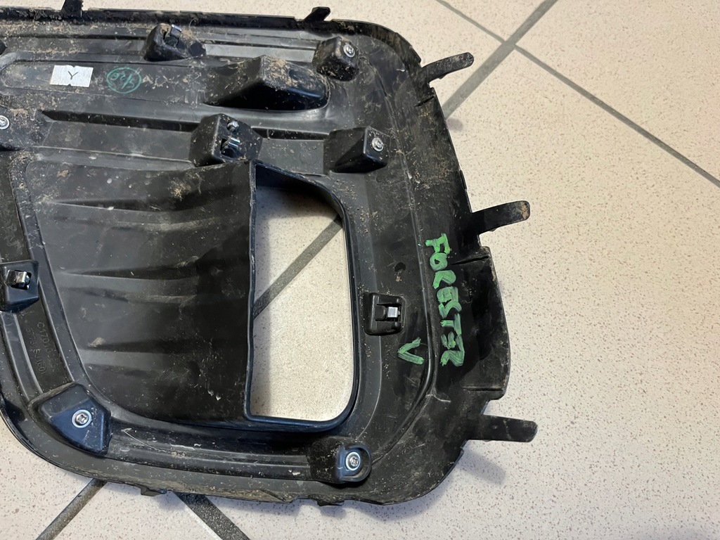 фото №9, Решітка бампера передня перед права subaru forester 5 v 19-