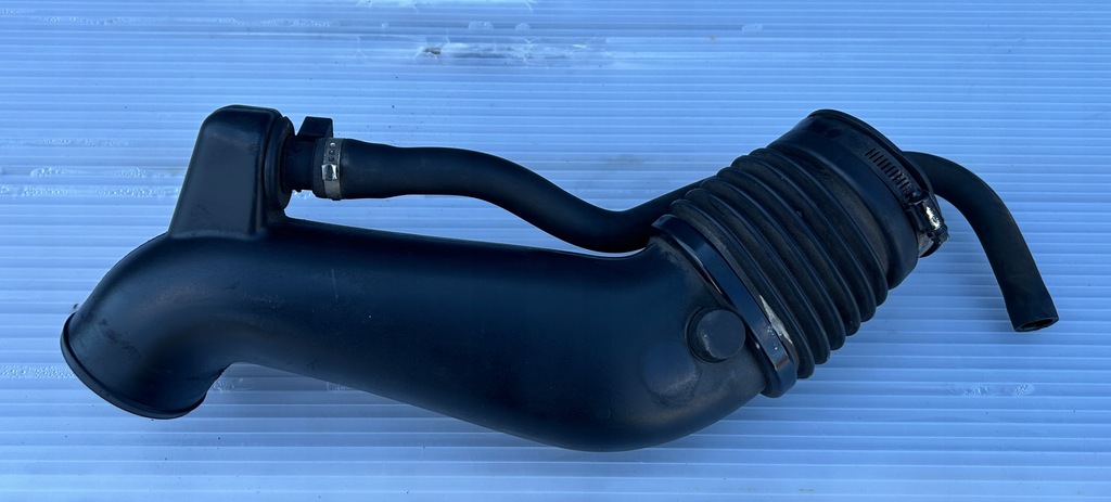 фото №2, Шланг труба повітря lancia thema ii 11- 3.0 crd 68137236aa