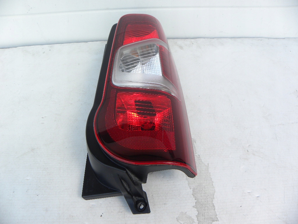 фото №1, Peugeot rifter -berlingo iv лампа задняя правая сторона 19-2024 rok