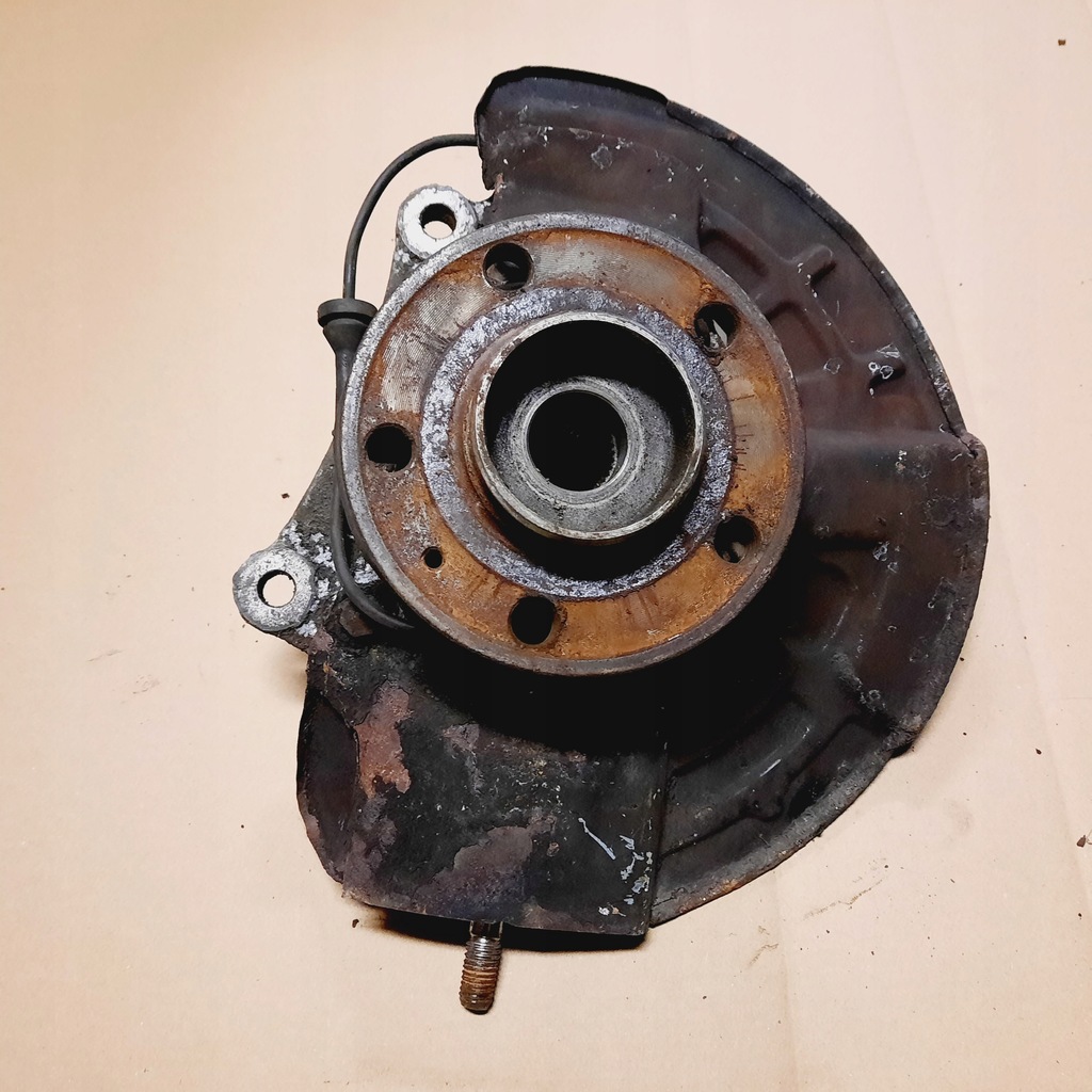 фото №1, Volvo v70 i ступица поворотный кулак передняя перед левая 9461943