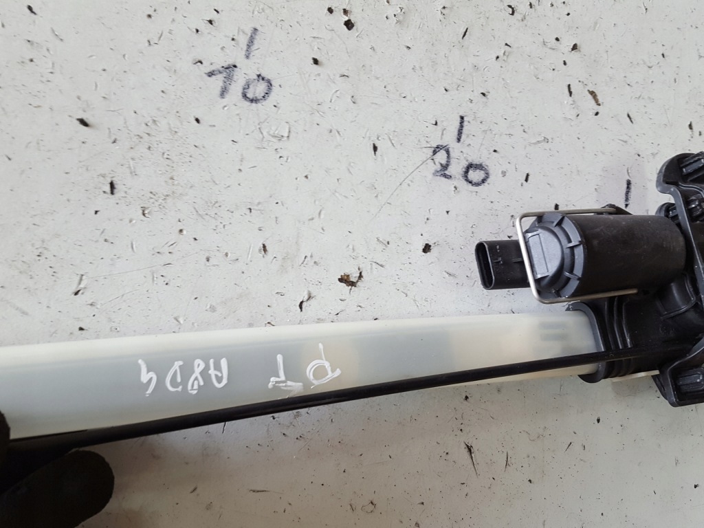 фото №3, Audi a8 d4 4h подъемник механизм шторка правый задняя