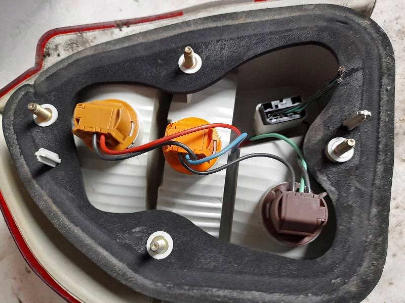 фото №3, Лампа правая задняя mitsubishi carisma