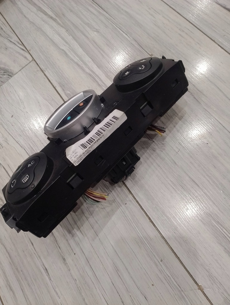 фото №4, Панель управление обдув renault scenic ii 8200265572
