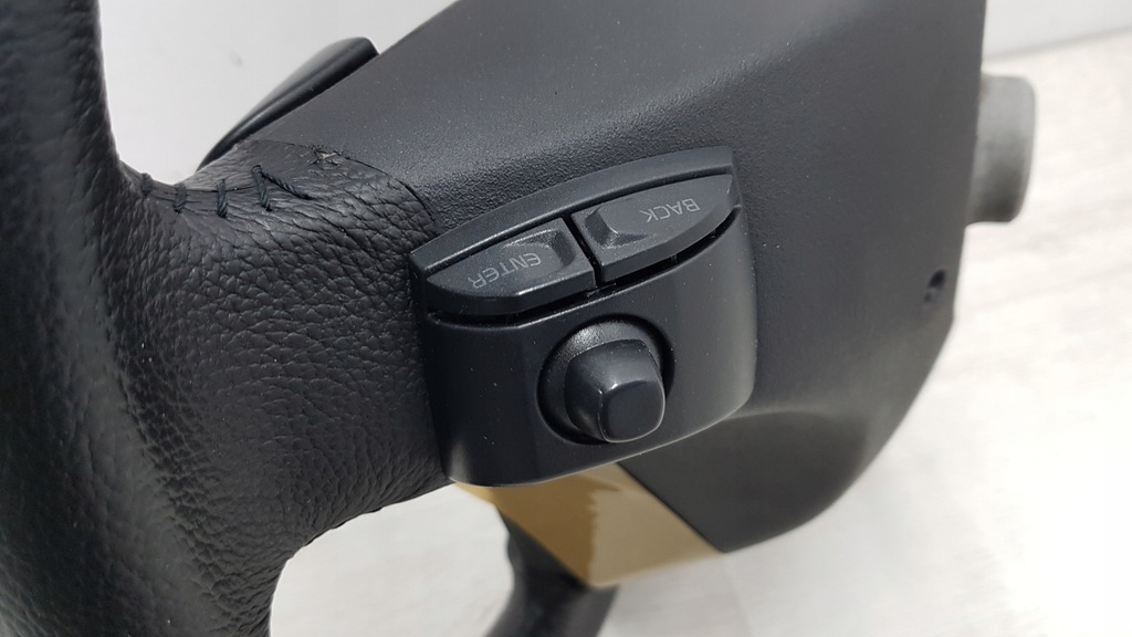 фото №10, Volvo v50 04- воздуховод многофункциональный кожа