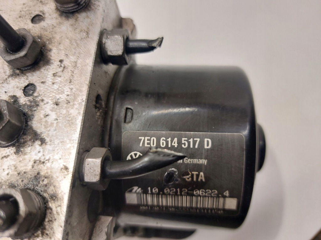 Купити Volkswagen transporter - caravelle t5 2012 насос abs