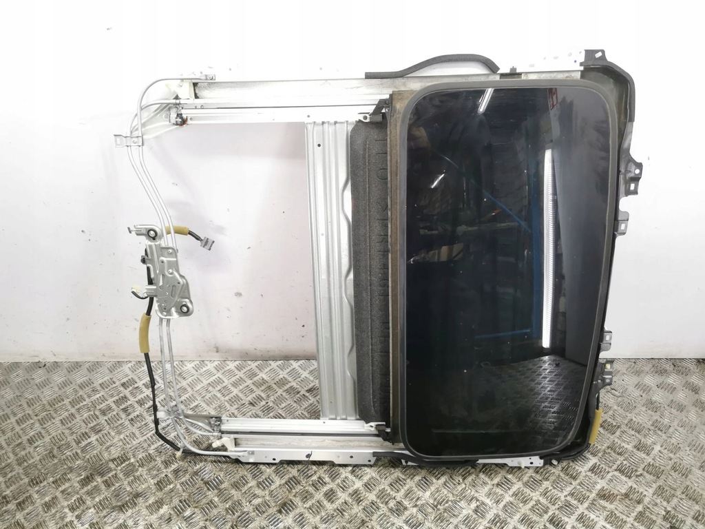 фото №11, Tesla model 3 2022 люк комплект