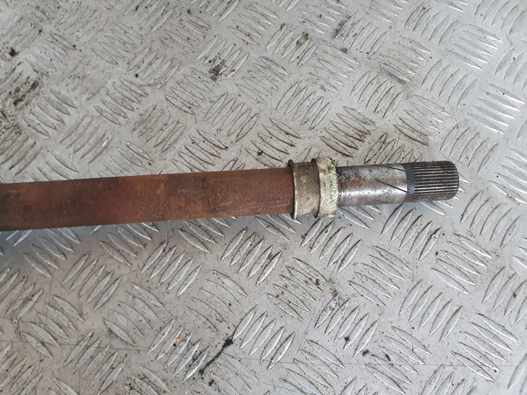 Trafic 3 vivaro b 15- 1.6 bt привідний вал правий довга Недорого