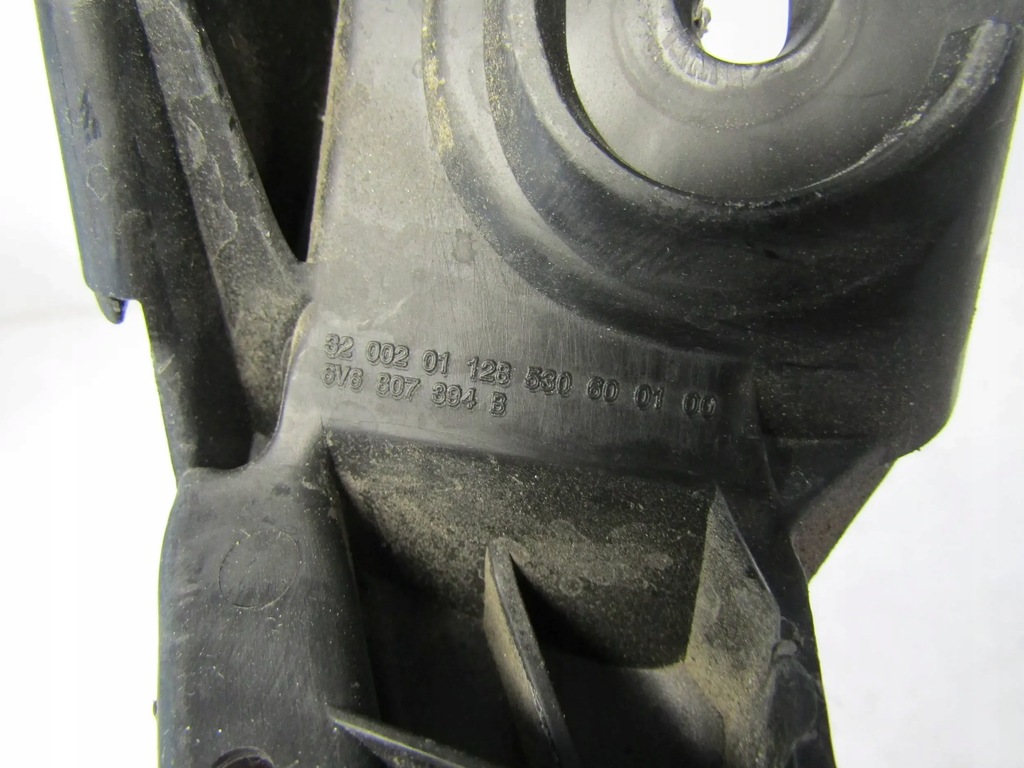 фото №9, Skoda fabia iii направляющая бампера правый задняя 6v6