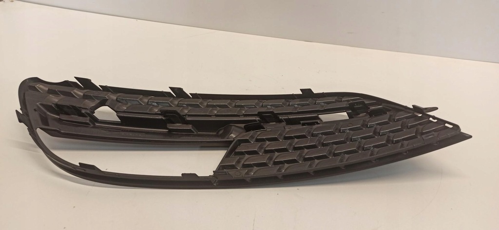 фото №7, Audi a5 8t решётка бампера правый перед 8t0807682h