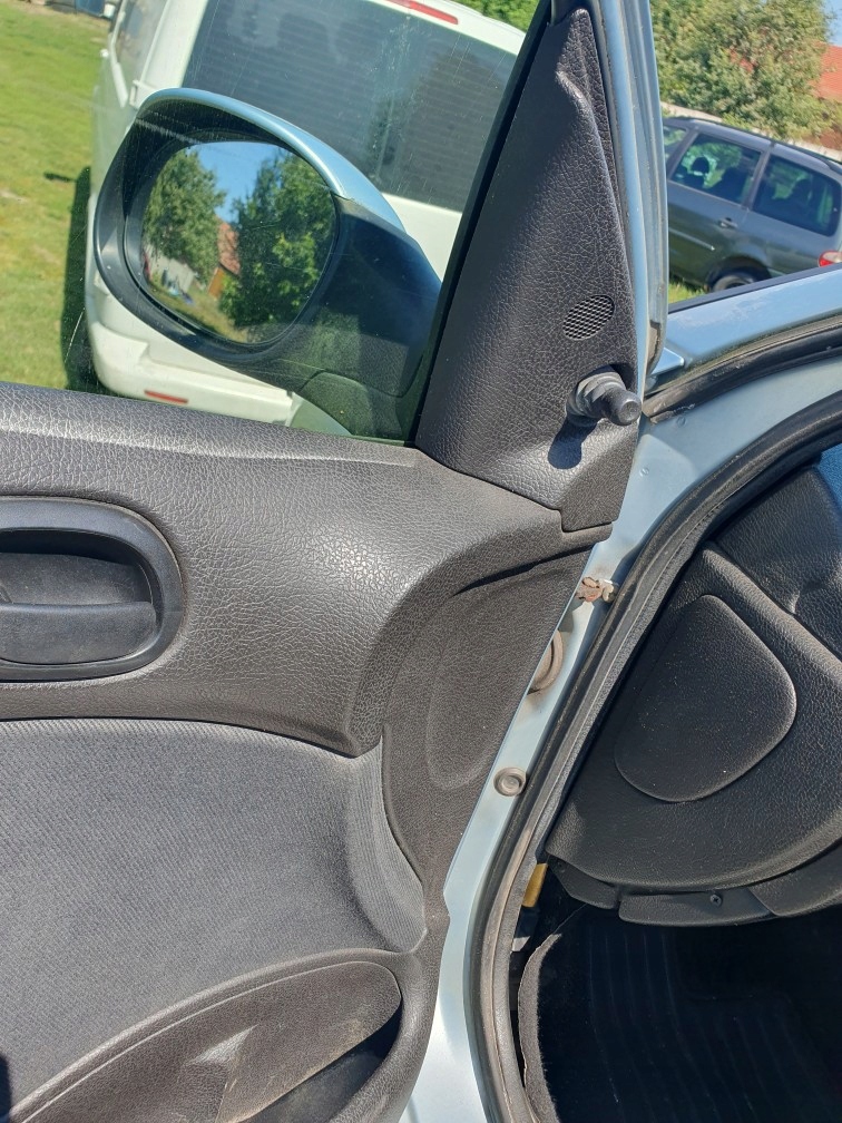 фото №9, Кришка бардачка пасажира peugeot 206 2002 r 3d 1.1 60 km eylc chb версія 3d