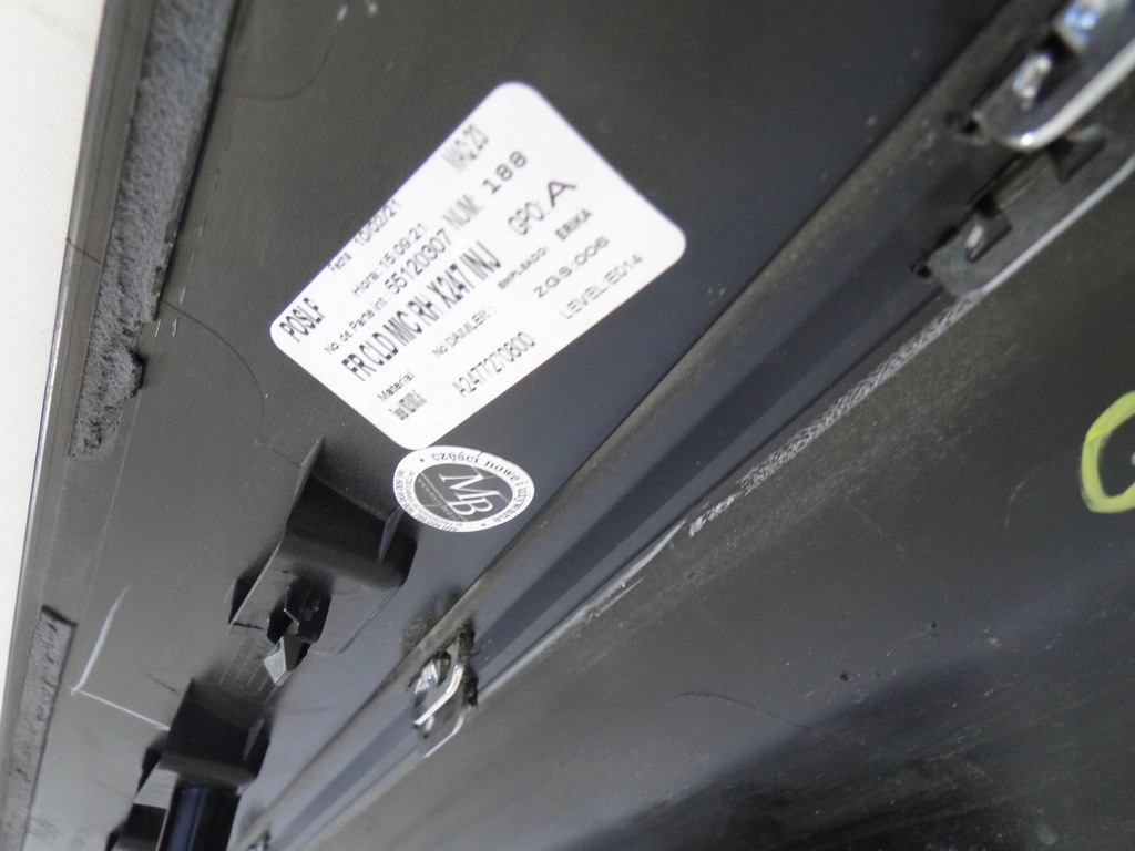 фото №6, Mercedes glb 247 x247 молдинг na двері передні праве amg