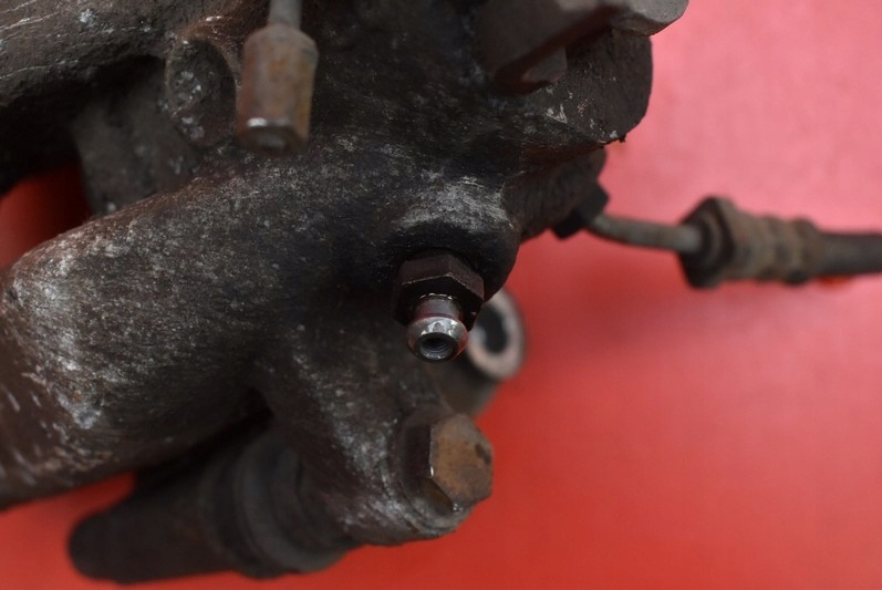 фото №7, Суппорт тормозной правый задняя peugeot 208 1 i 1.4 vti