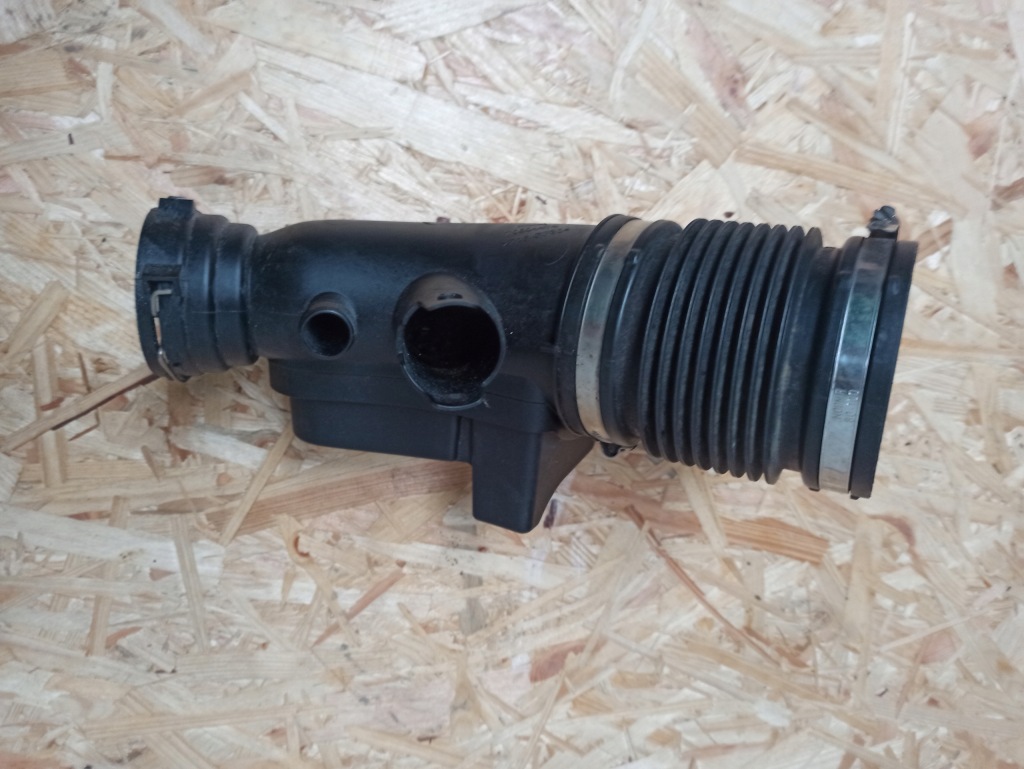 фото №2, Шланг труба резонатор повітря bmw 70604474