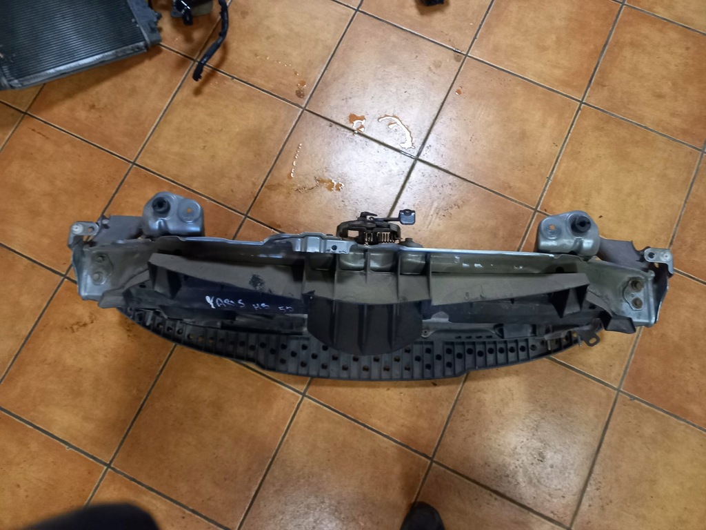 фото №4, Підсилювач передній toyota yaris ii 09r 1.0b