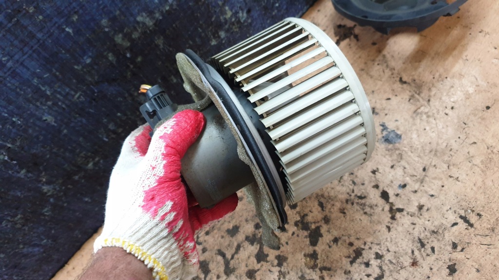 фото №3, Mazda tribute i вентилятор вентилятор