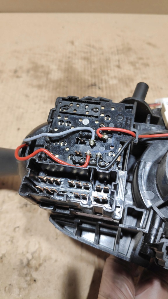 фото №8, Переключатель комбинированный kombajn лента lift dacia duster i 479452659r