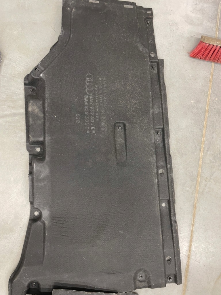 Накладка плита подвеска левая правая a5 8w оригинал в Украине