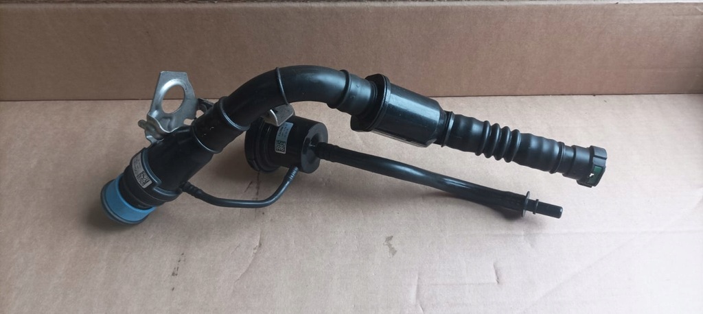 фото №3, Mercedes w213 e-klasa заливная горловина adblue