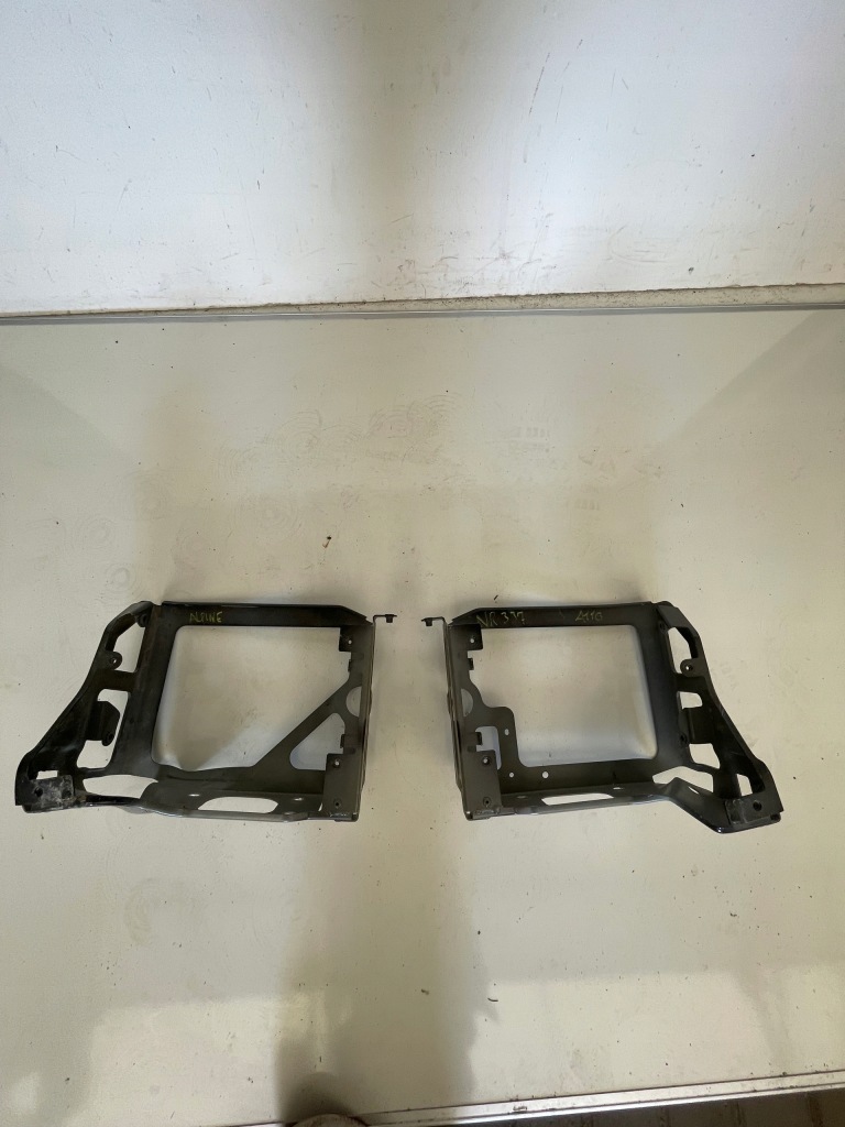 Купити Кронштейн радіатора renault alpine a110