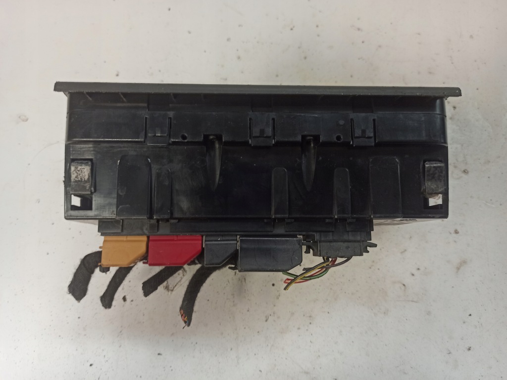 фото №8, Audi a4 b7 панель кондиционера 8e0820043am