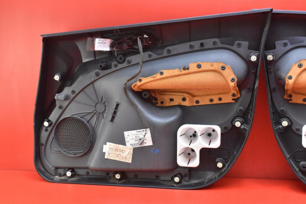 фото №7, Обшивка обшивки дверь eu ford fiesta mk7 5d 08-13