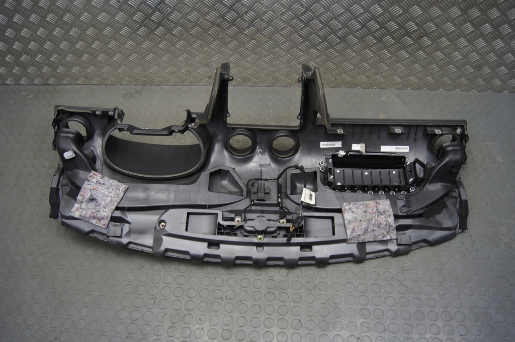 фото №7, Консоль подушки безпеки подушка безпеки панель приладів ремені audi a3 8p 3d