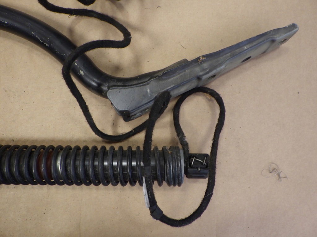 фото №8, Bmw 7 f01 f02 f04 петля амортизатор крышки задняя