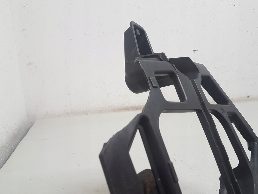 фото №8, Направляющая бампера левый задняя renault laguna iii hb 2007-2015 кронштейн