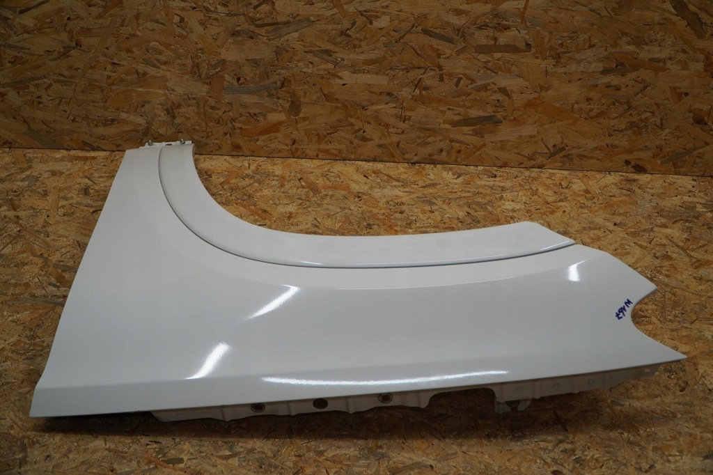 Крыло левый правый перед накладка mercedes gle c167 купе 23r оригинал идеальное состояние Киев