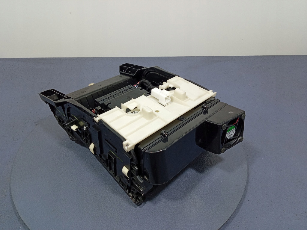 фото №11, Mercedes gls x166 бардачок кронштейн na кружки подстаканник 16956616