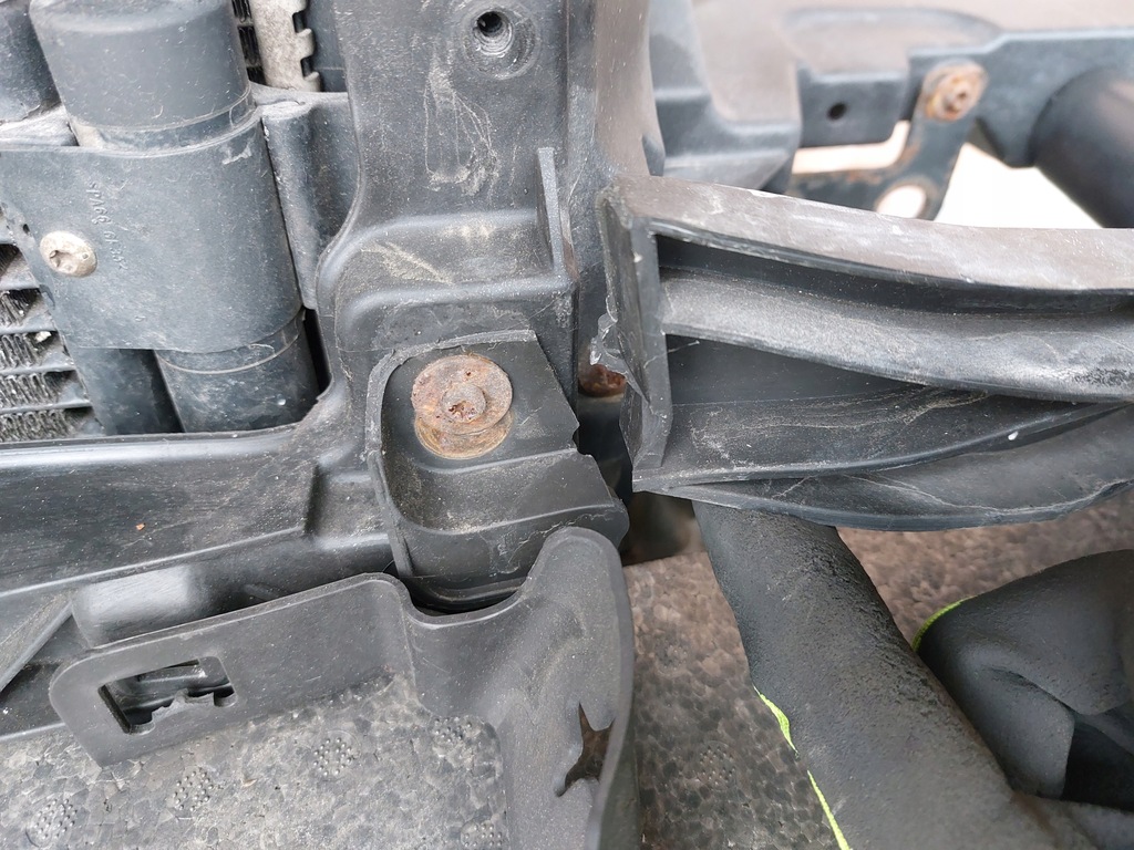 фото №5, Pas передний радиатор vw golf v kombi jetta 1.6 бензин 09r