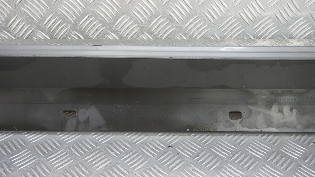 Накладка порога  правая mercedes w212 a2126900840 Цена