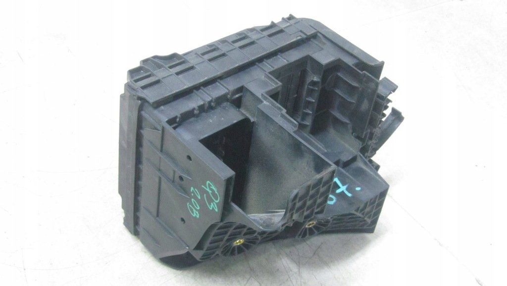 фото №6, Audi q3 8u 2.0 tfsi коробка предохранителей 11-