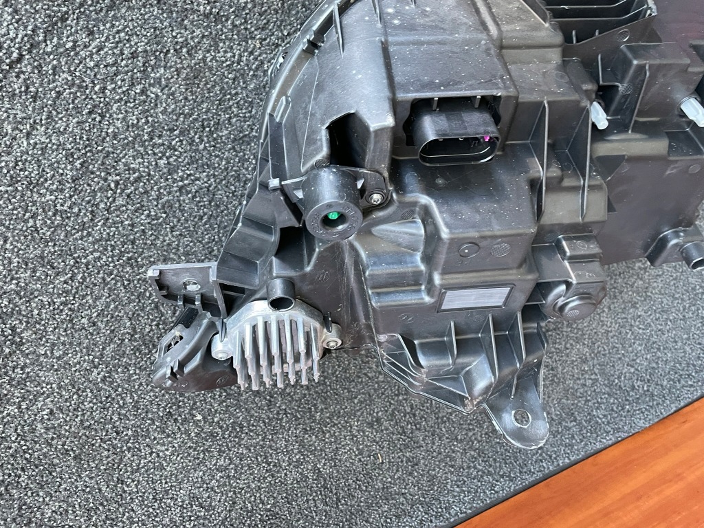 фото №8, Volvo xc90 ii lift лампа перед правый 32420461 uk