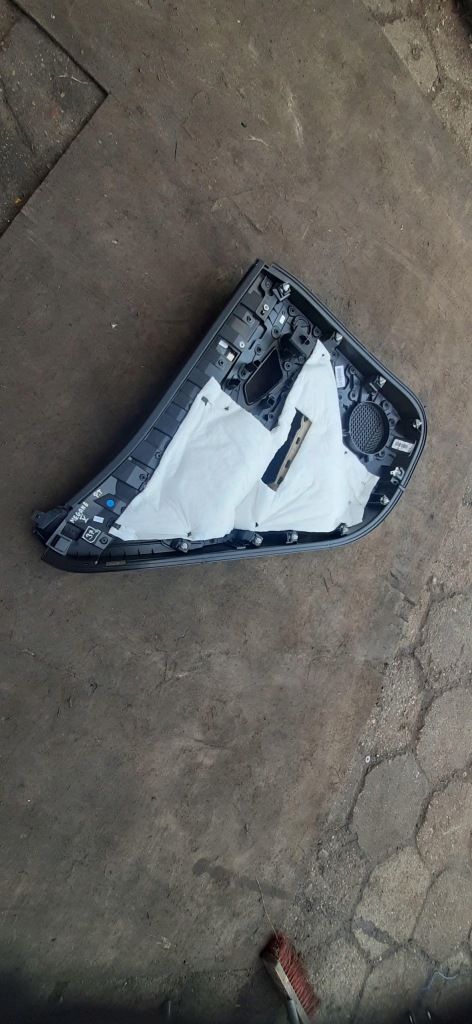 Карка обивка дверь правый  задняя задняя renault megane v e-tech Недорого